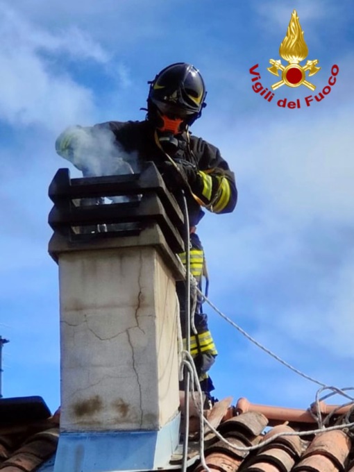 In fiamme la canna fumaria