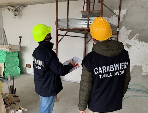 Carabinieri Ispettorato del Lavoro, 13 denunce per irregolarità nei cantieri edili