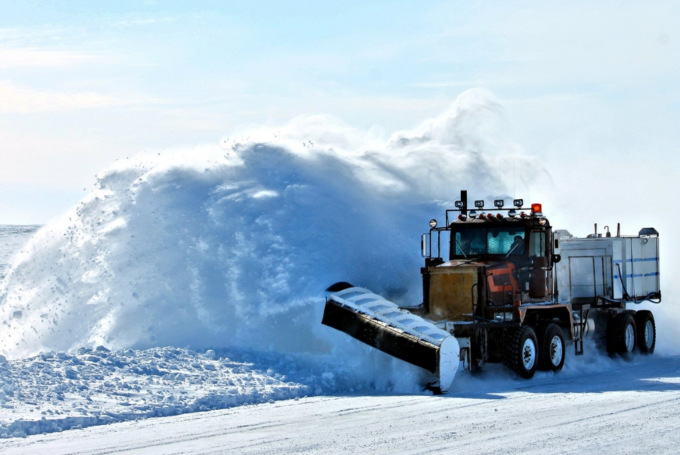 Al Bocchetto Sessera si lavora per lo sgombero della neve