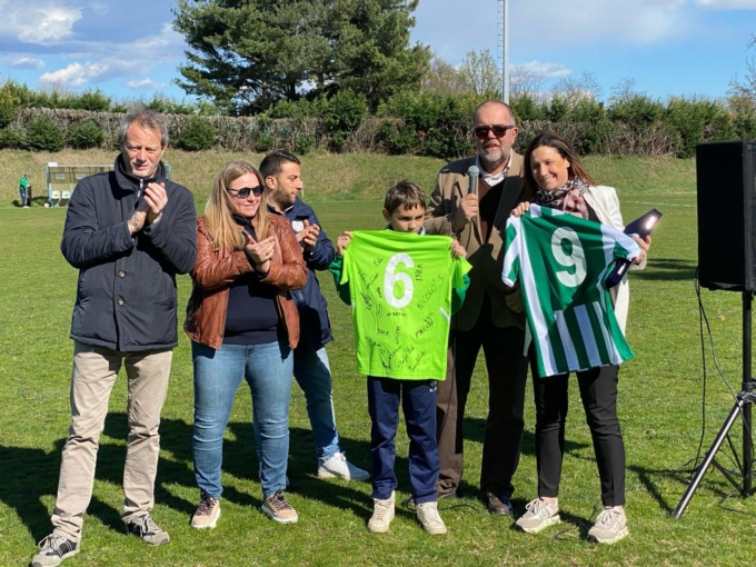 Festa per Diego, vincitore del premio Golden Hearts, con il progetto “Calcio bimbi unificato”
