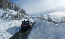 Camper si mette in marcia a Bielmonte nonostante il divieto per la troppa neve, ma viene bloccato da due slavine