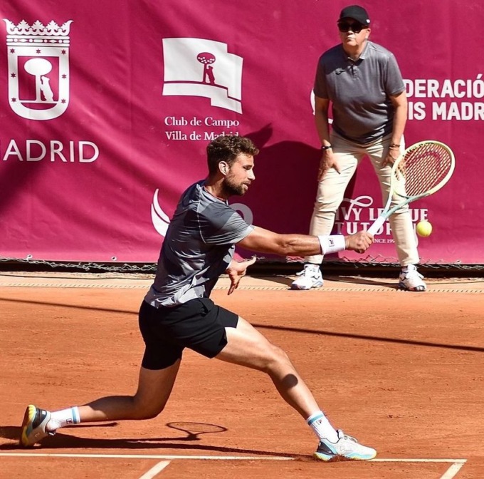Stefano Napolitano sette vite nel derby con Fognini. A un passo dal ko arriva la grande rimonta