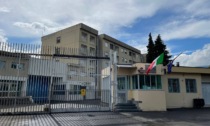 Biella, detenuto appicca incendio in carcere: tre intossicati