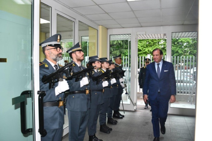 Il vice ministro delle Finanze Maurizio Leo a Biella. Visita al Comando Fiamme Gialle e follow up sulla riforma fiscale
