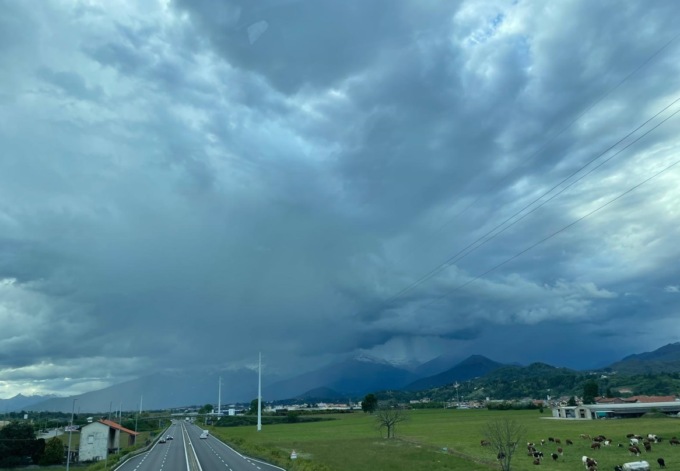 Il cielo biellese alle 17.30 di oggi