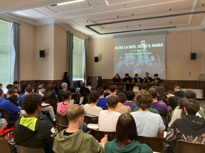 “Oltre la rete, oltre il muro”, la seconda fase del progetto nelle scuole