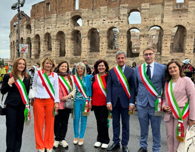 Nuova legge, ecco quanto guadagnano i sindaci
