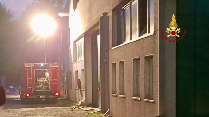 Cossato, principio di incendio in un’azienda nella notte