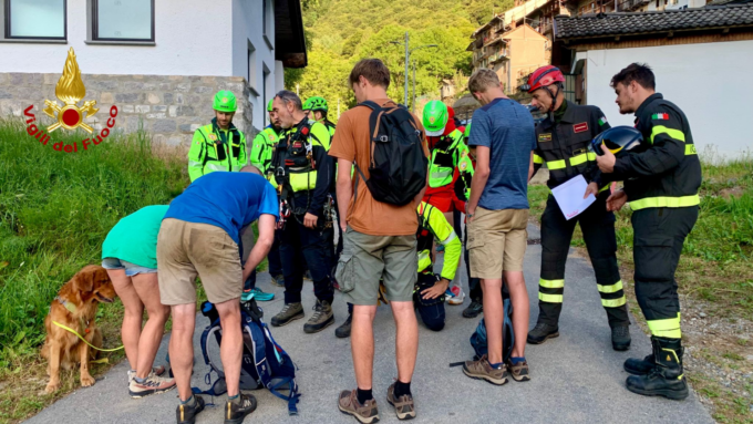 Turisti belgi (con cane) recuperati stamane dai Vigili del fuoco dopo una notte persi nei boschi di Piedicavallo. FOTO e VIDEO