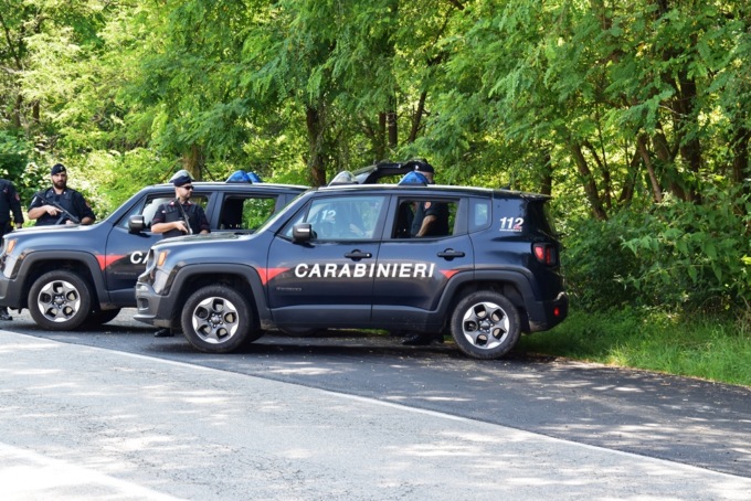 Arrestato 26enne dopo un inseguimento: in auto aveva della droga