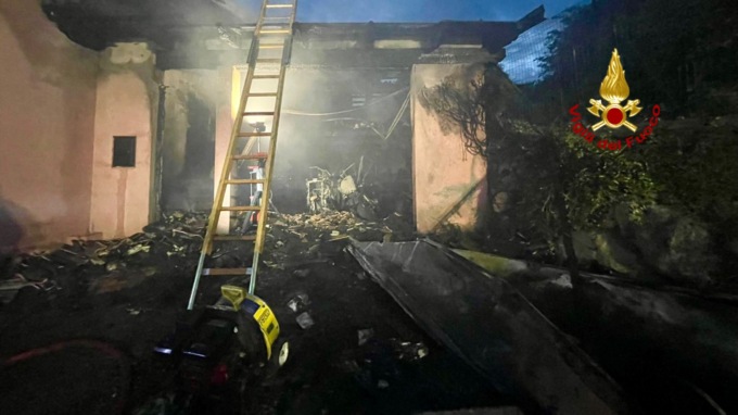 Garage in fiamme a Graglia