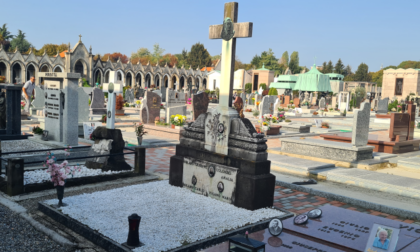 Colto da un malore al cimitero mentre è in visita ai parenti defunti, muore pochi minuti dopo