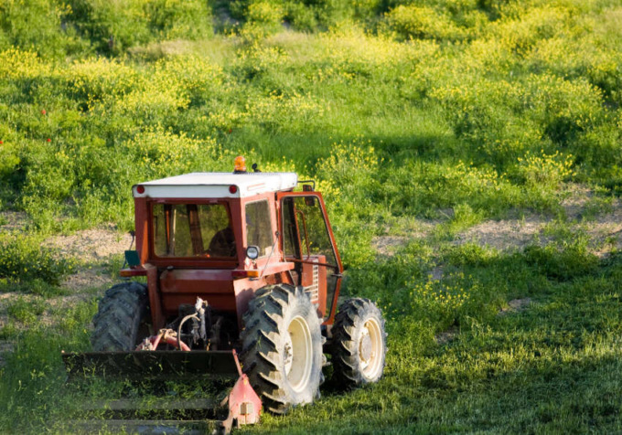 Piomba con il trattore su un tecnico dell’Alpe Guizza e gli distrugge l’attrezzatura