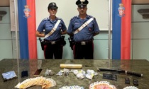 Due 21enni arrestati nei boschi di Sala con 3 etti e mezzo di coca ed eroina e una spada katana