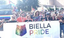 Il Biella Pride tinge la città di arcobaleno