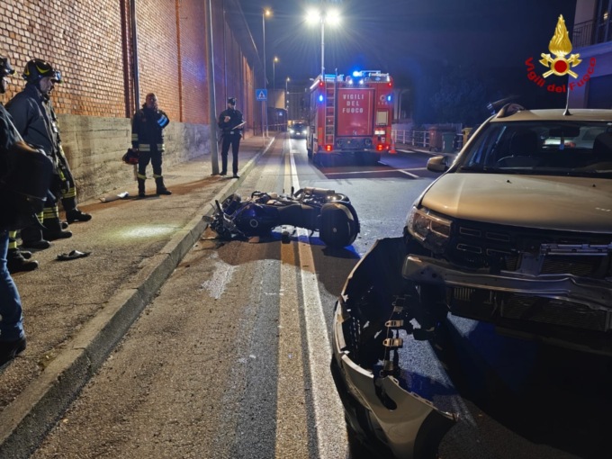 Vigliano Biellese, incidente tra un’auto e una moto: centauro in ospedale