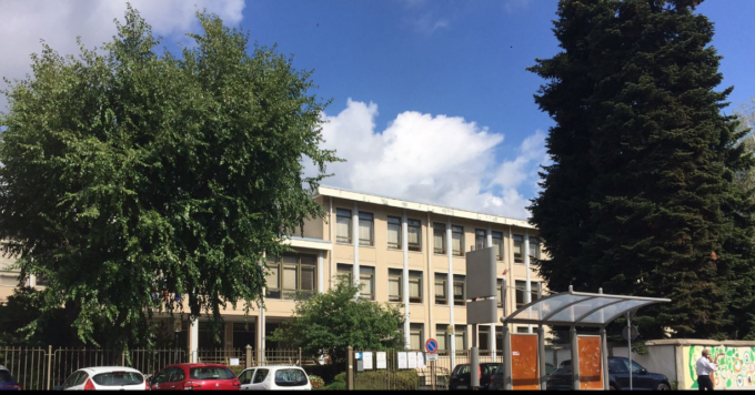 Minacce al professore, espulso studente con il coltello