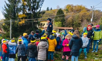 Giornata Nazionale degli Alberi celebrata a Pollone con i bimbi delle scuole e i carabinieri forestali