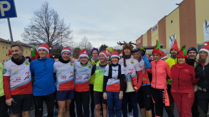 Tanti elfi corrono per Candelo! Successo alla Corsa degli elfi 2024
