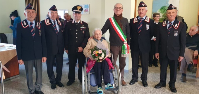 Eugenia Boschetti compie 100 anni: la festa con l’Associazione Carabinieri di Biella