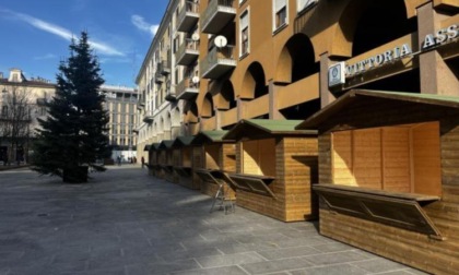 Posate dieci nuove casette di legno in piazza Vittorio Veneto