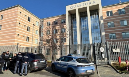 La Polizia riconsegna una Mercedes rubata al proprietario prima ancora che si accorgesse di averne subito il furto