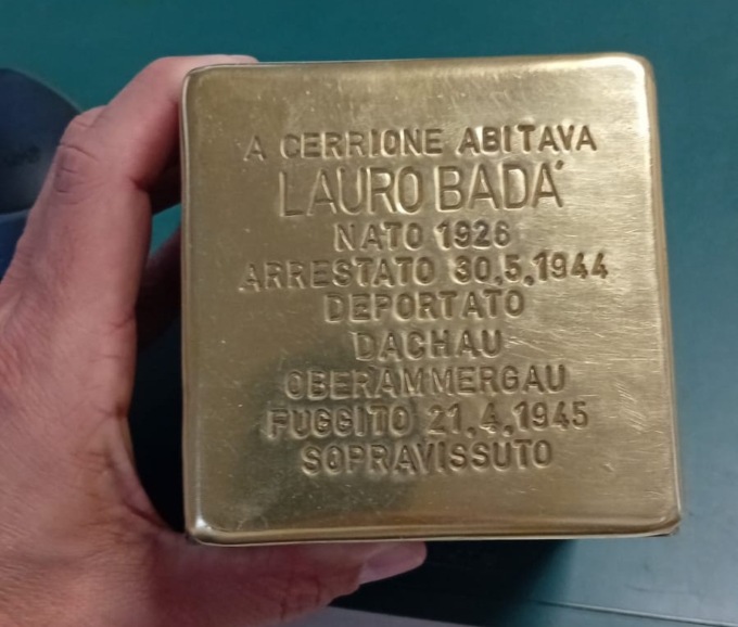 Cerrione, l’amministrazione celebra la Giornata della Memoria nelle scuole con la prima pietra d’inciampo