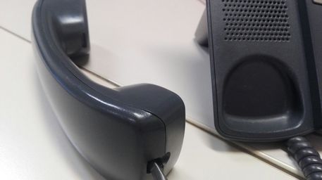 A distanza di 6 mesi, telefoni di nuovo muti a San Michele