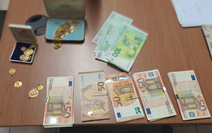 Recuperato dalla Polizia il bottino della truffa