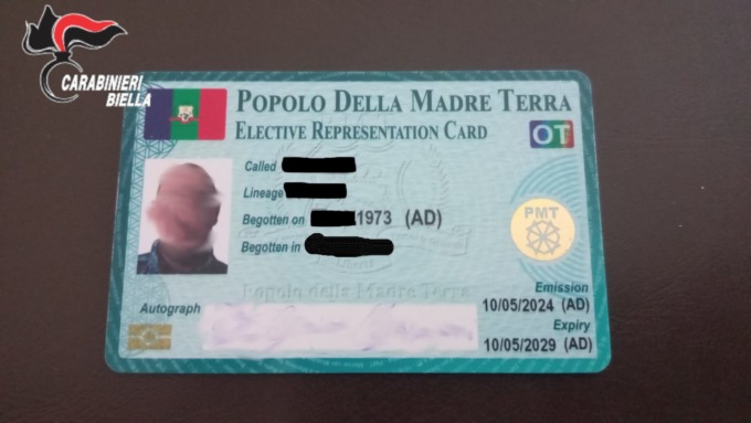 Gira con un documento falso: «Appartengo al Popolo della Madre Terra»