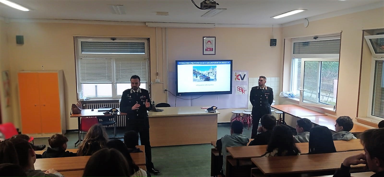 20250215_I_Carabinieri_incontrano_gli_studenti_per_parlare_di_cultura_de... (2)