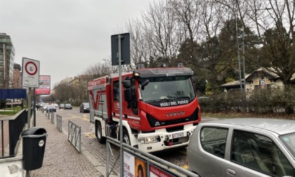 Ascensore si blocca, intervengono i vigili del fuoco