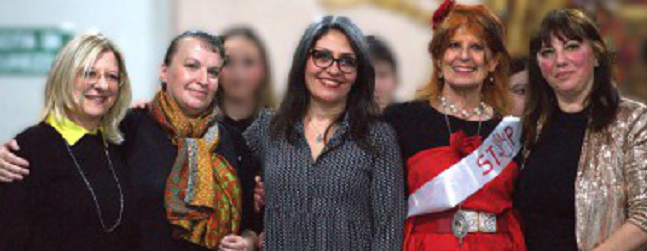 Alunni e prof improvvisano un défilé