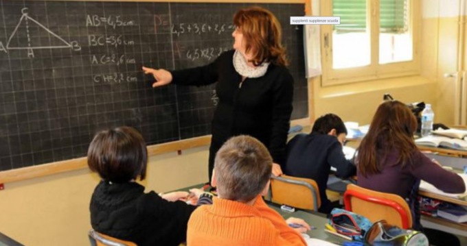 Scuole, niente simboli nelle comunicazioni ufficiali. Lo chiede il Ministero