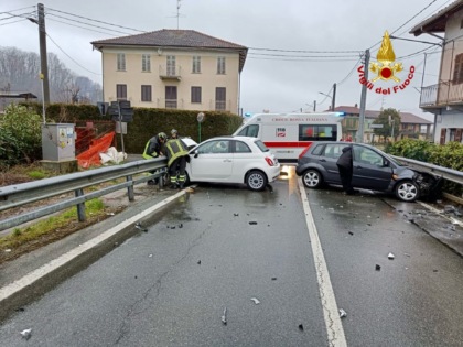 Incidente stradale a Mottalciata: Vigili del fuoco in azione per la messa in sicurezza