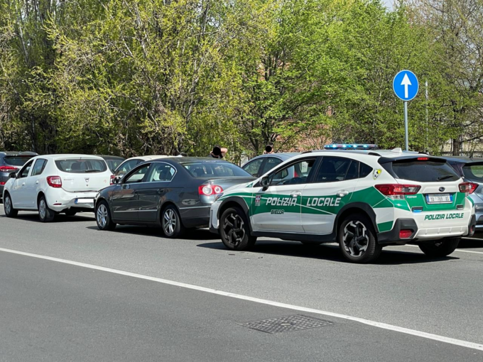 Tamponamento in via Carso: sul posto la Polizia Locale