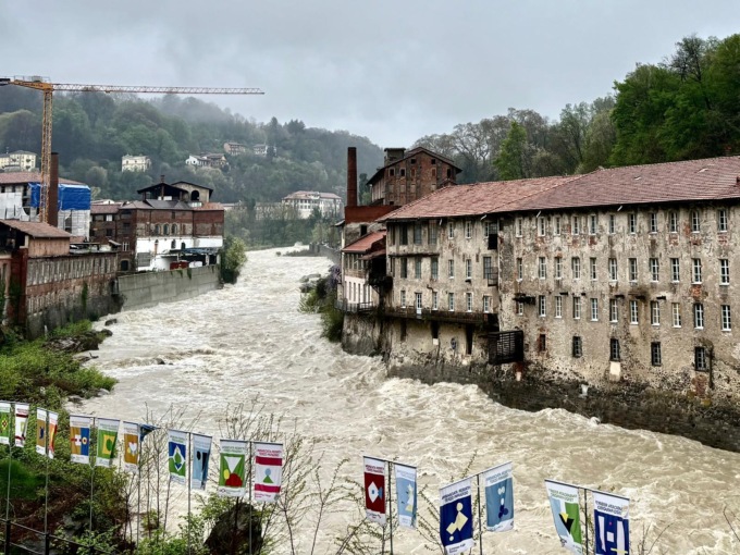 Scatta l’allerta rossa: attesi forti temporali e rischio idrogeologico