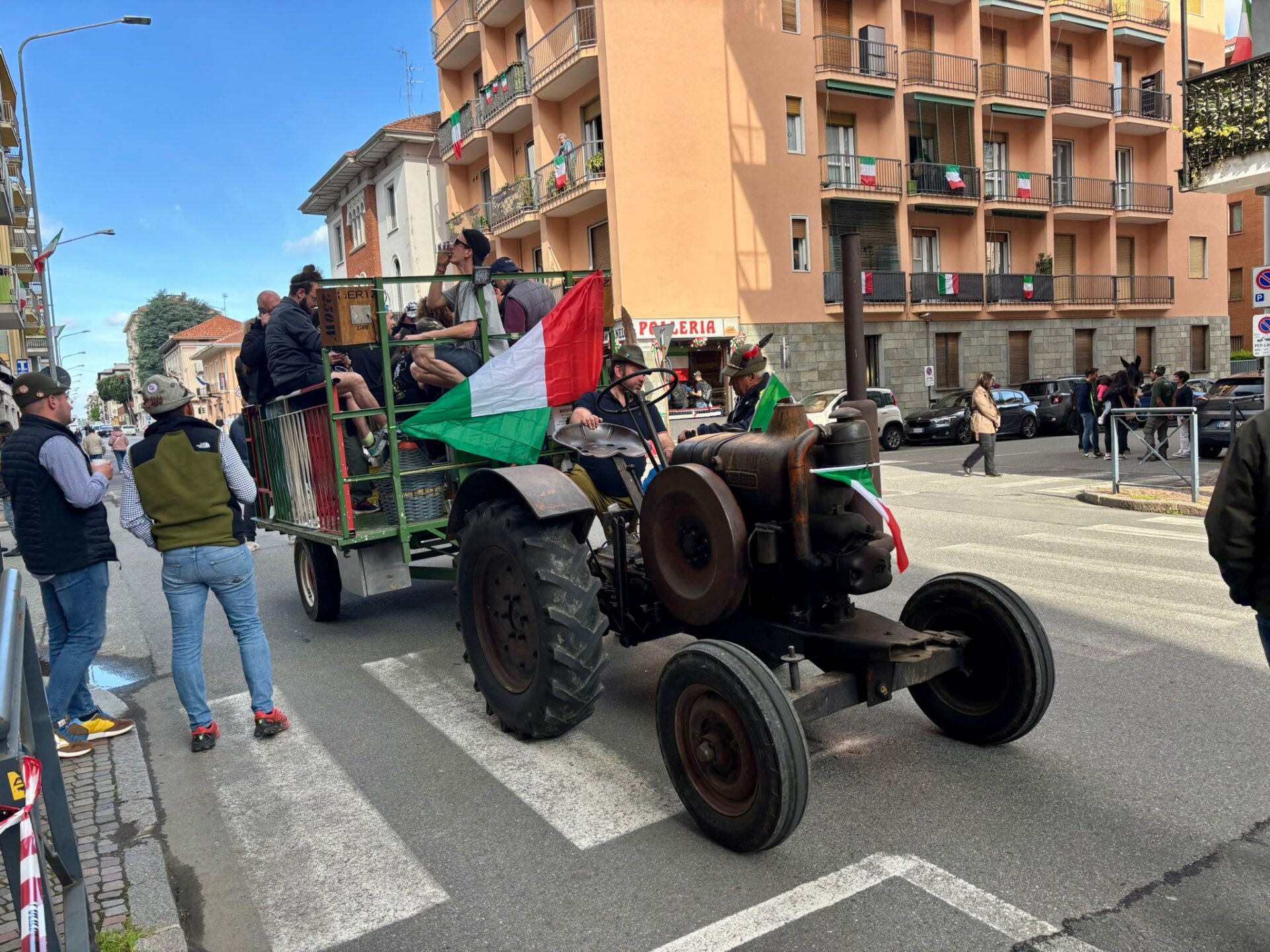 Adunata 18