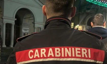 Il ‘vecio’ smarrito ritrova il suo gruppo grazie ai Carabinieri: commozione all’Adunata