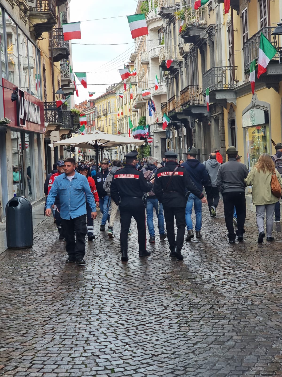Carabinieri adunata