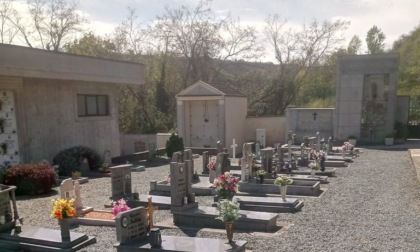 Furto in cimitero: rubato il faldale da una cappella di famiglia