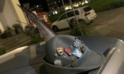 “Rubato il cappello da Alpino del suo papà, aiutateci a ritrovarlo”