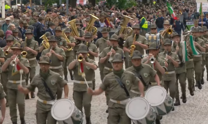 Adunata Alpini: Biella accoglie con entusiasmo la grande sfilata