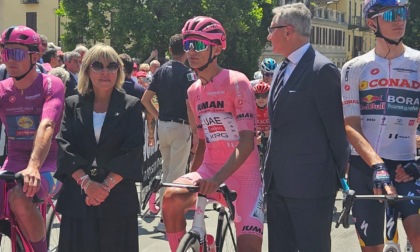 Il Giro d'Italia  e la festa in centro città: ecco la partenza