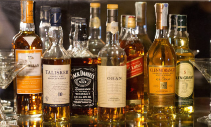 Furto al supermercato: rubate 15 bottiglie di whisky