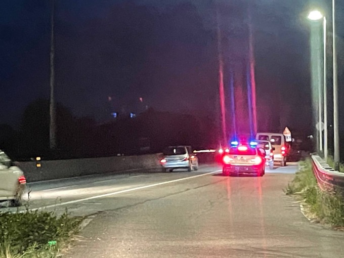 In panne con l’auto sulla superstrada: paura per madre e figlia