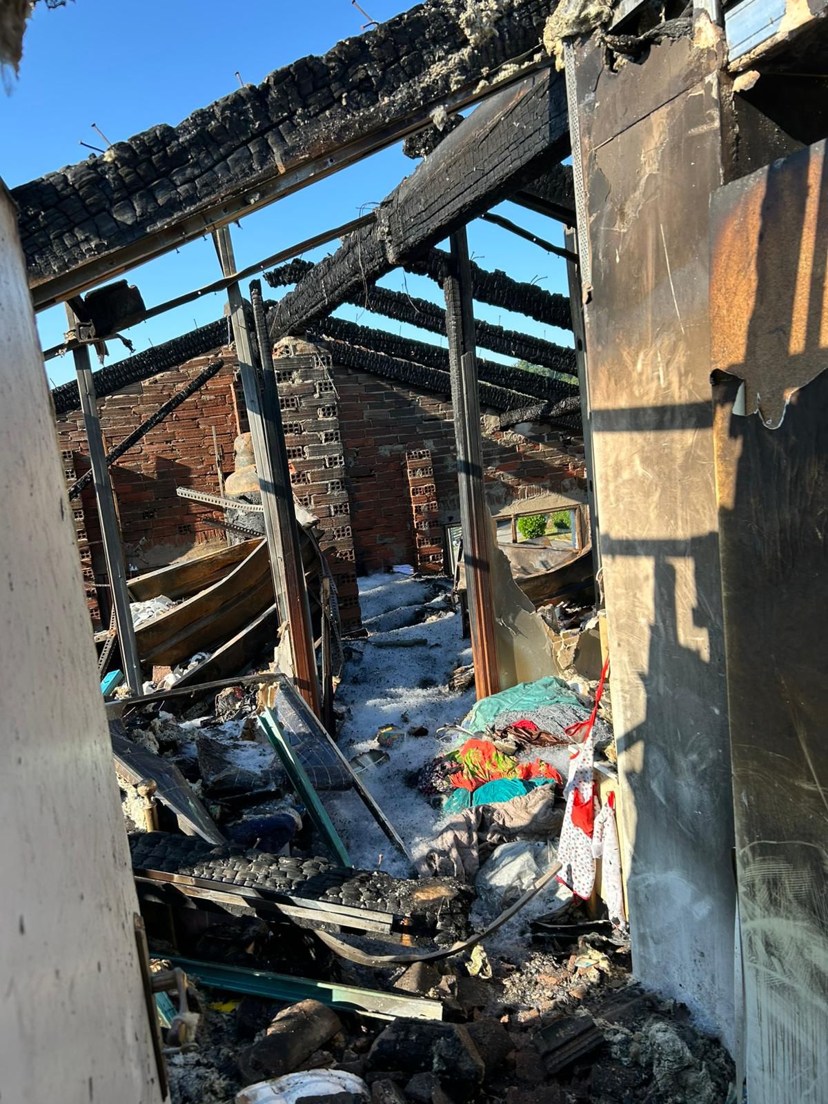 FOTO PER ECO DI BIELLA - Casa Salussola in fiamme dopo fulmine 8