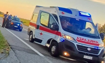 Non riesce a uscire dal parcheggio e centra più volte un'auto: uno dei tanti incidenti di sabato