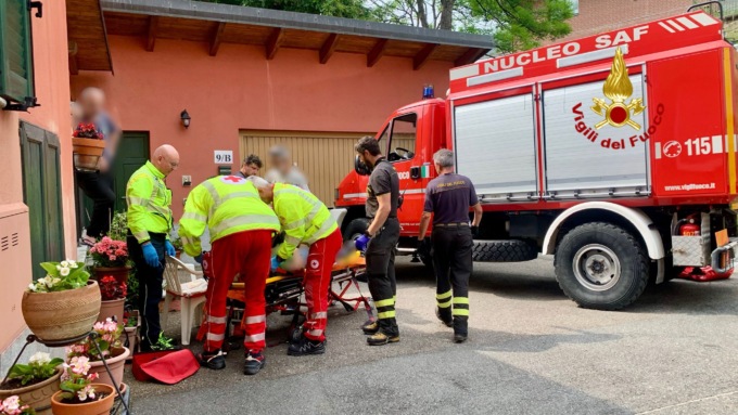 Si tuffa nell’Elvo e si ferisce alla testa: 70enne soccorso dai Vigili del fuoco