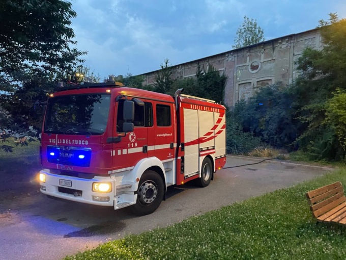 Maltempo nel Biellese, decine di interventi dei Vigili del Fuoco: alberi abbattuti e case allagate